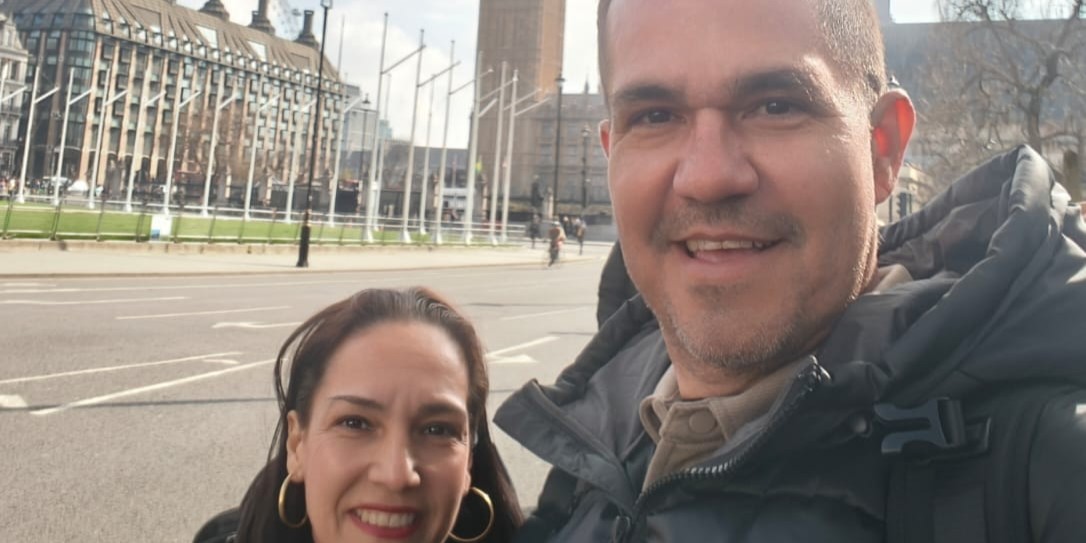 Clientes felices en la playa